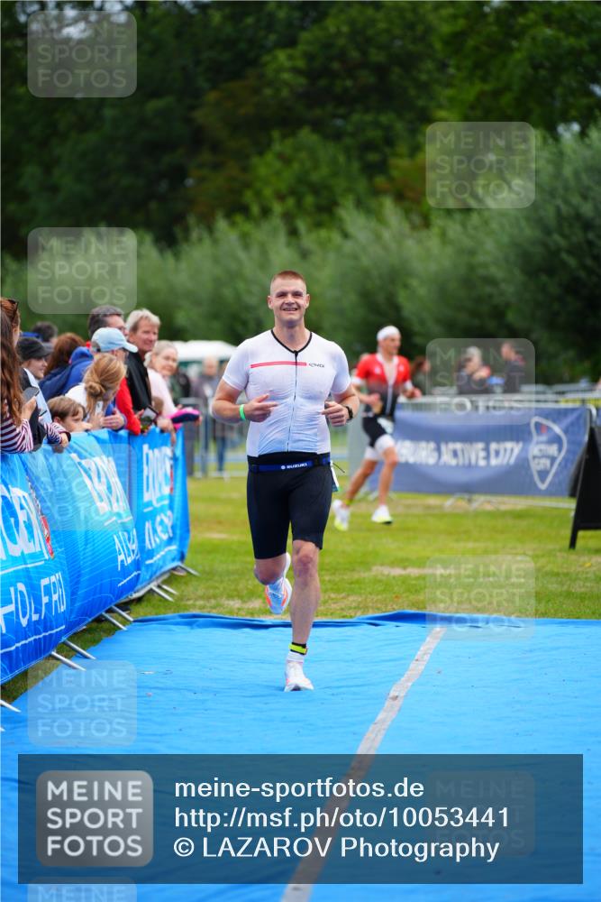30.08.2026 - Elbe Triathlon Hamburg LAZAROV Photography http://msf.ph/oto/10053441 30.08.2026 10:51:21 Ziel 489 meine-sportfotos.de