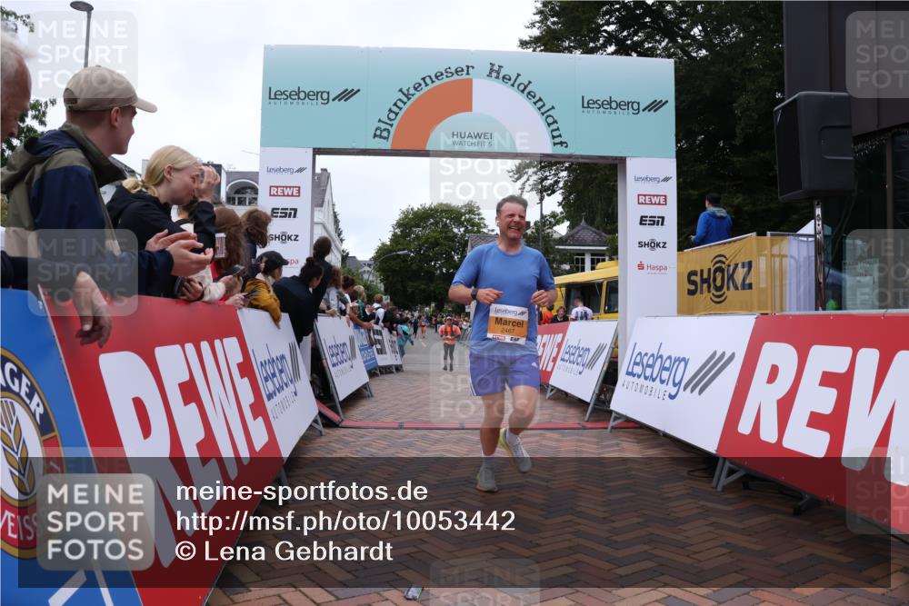 30.08.2026 - Blankeneser Heldenlauf Lena Gebhardt http://msf.ph/oto/10053442 30.08.2026 12:04:19 Ziel 2352, 2467, 2501, 2581 meine-sportfotos.de