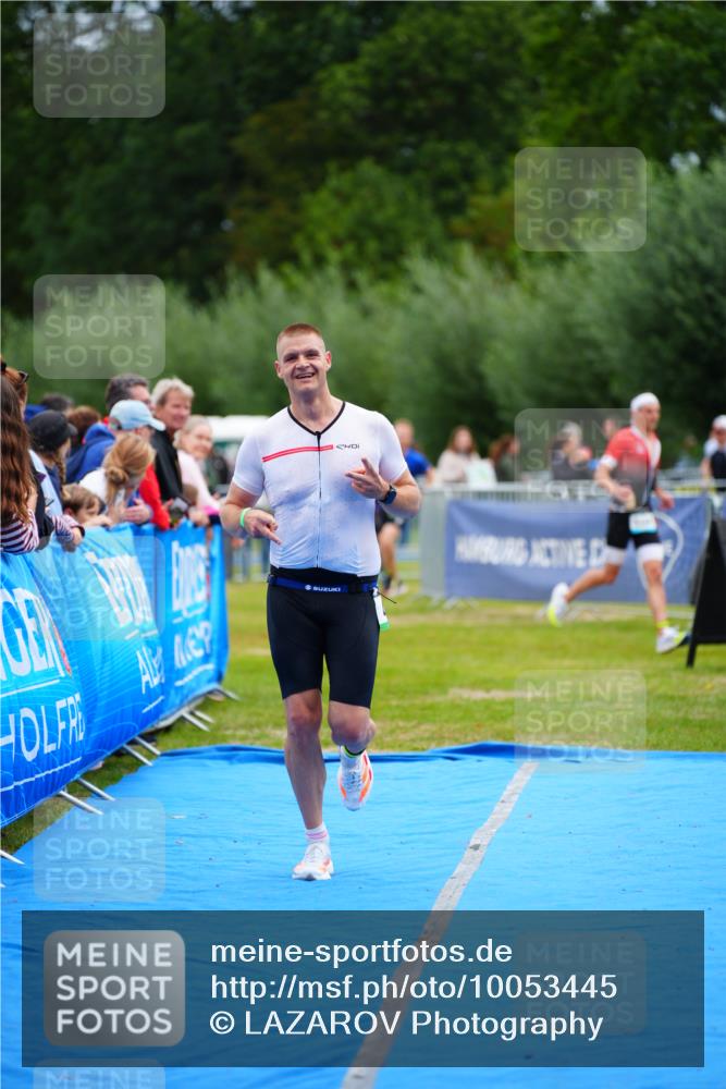 30.08.2026 - Elbe Triathlon Hamburg LAZAROV Photography http://msf.ph/oto/10053445 30.08.2026 10:51:21 Ziel 489 meine-sportfotos.de