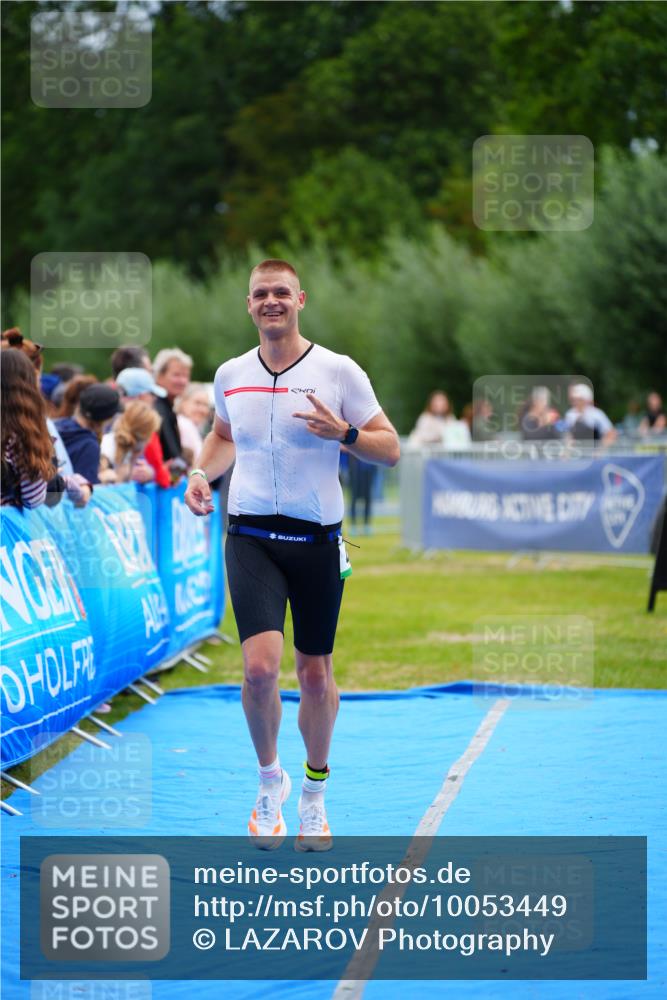 30.08.2026 - Elbe Triathlon Hamburg LAZAROV Photography http://msf.ph/oto/10053449 30.08.2026 10:51:22 Ziel 489 meine-sportfotos.de