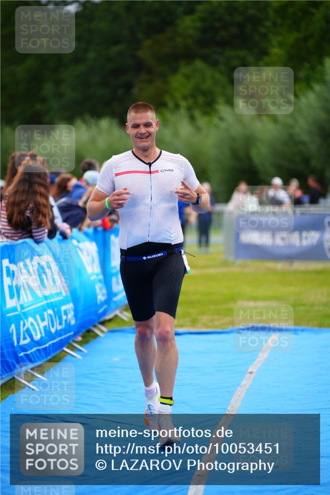 30.08.2026 - Elbe Triathlon Hamburg LAZAROV Photography http://msf.ph/oto/10053451 30.08.2026 10:51:22 Ziel 489 meine-sportfotos.de