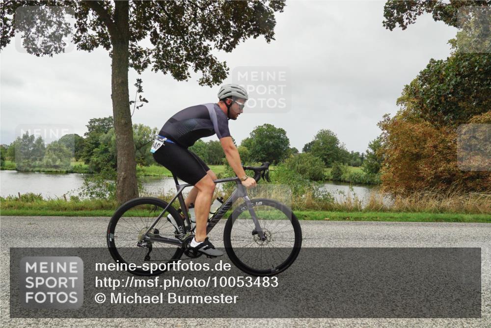 30.08.2026 - Elbe Triathlon Hamburg Michael Burmester http://msf.ph/oto/10053483 30.08.2026 10:31:31 Radfahren 954, 957, 997, 1000, 1013, 1040, 1076, 1114 meine-sportfotos.de