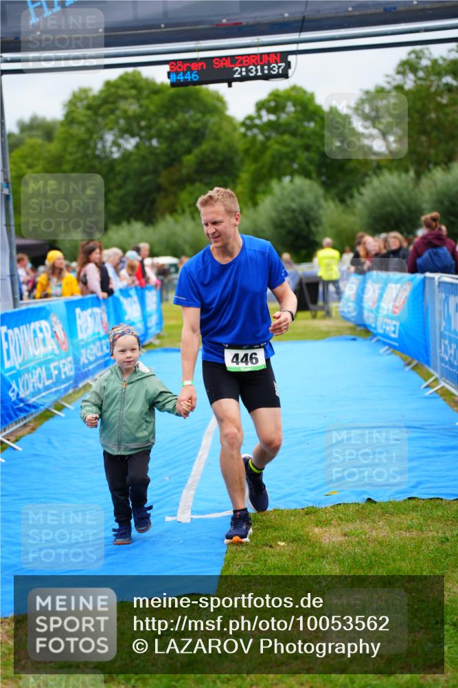 30.08.2026 - Elbe Triathlon Hamburg LAZAROV Photography http://msf.ph/oto/10053562 30.08.2026 10:51:38 Ziel 392, 446 meine-sportfotos.de
