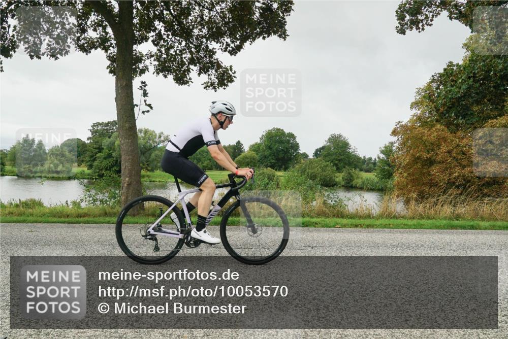 30.08.2026 - Elbe Triathlon Hamburg Michael Burmester http://msf.ph/oto/10053570 30.08.2026 10:32:46 Radfahren 538, 897, 953, 1049 meine-sportfotos.de