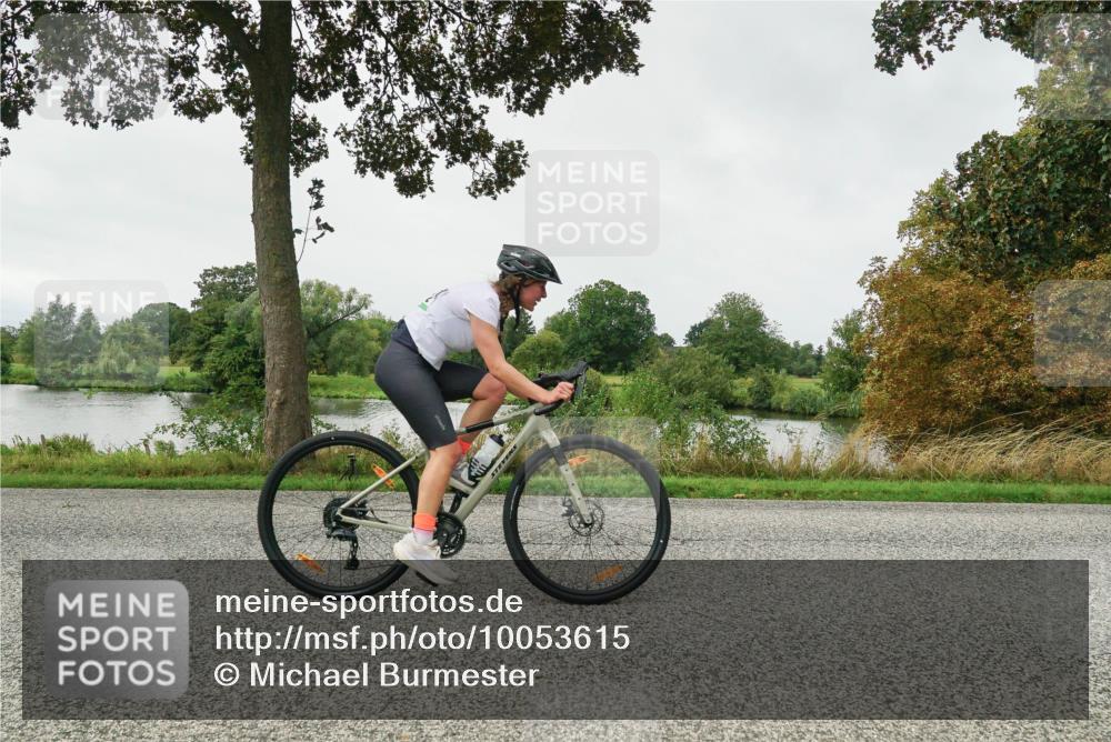 30.08.2026 - Elbe Triathlon Hamburg Michael Burmester http://msf.ph/oto/10053615 30.08.2026 10:33:35 Radfahren 912, 1017 meine-sportfotos.de
