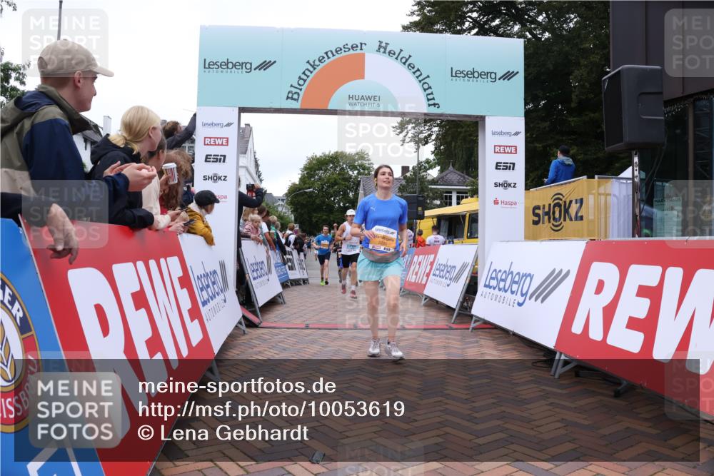 30.08.2026 - Blankeneser Heldenlauf Lena Gebhardt http://msf.ph/oto/10053619 30.08.2026 12:04:35 Ziel 2196, 2285, 2683, 2766, 2811, 2829, 4125 meine-sportfotos.de