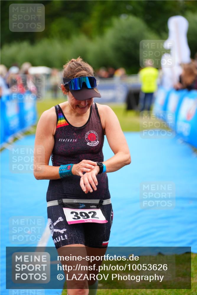 30.08.2026 - Elbe Triathlon Hamburg LAZAROV Photography http://msf.ph/oto/10053626 30.08.2026 10:51:47 Ziel 392, 423 meine-sportfotos.de