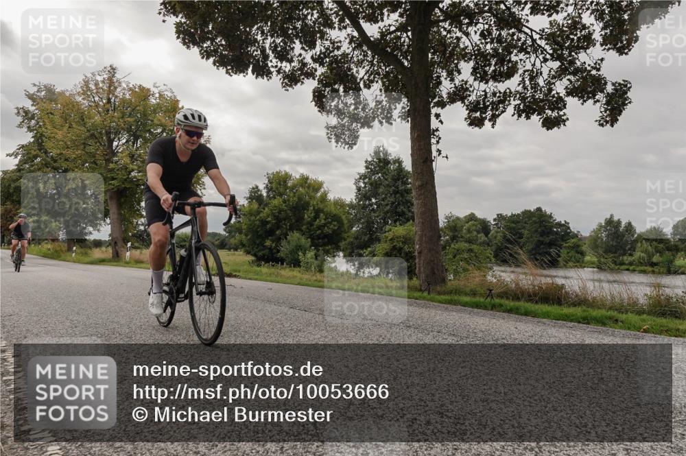 30.08.2026 - Elbe Triathlon Hamburg Michael Burmester http://msf.ph/oto/10053666 30.08.2026 10:51:45 Radfahren 1022, 1094, 1103, 1108, 1171, 1354 meine-sportfotos.de