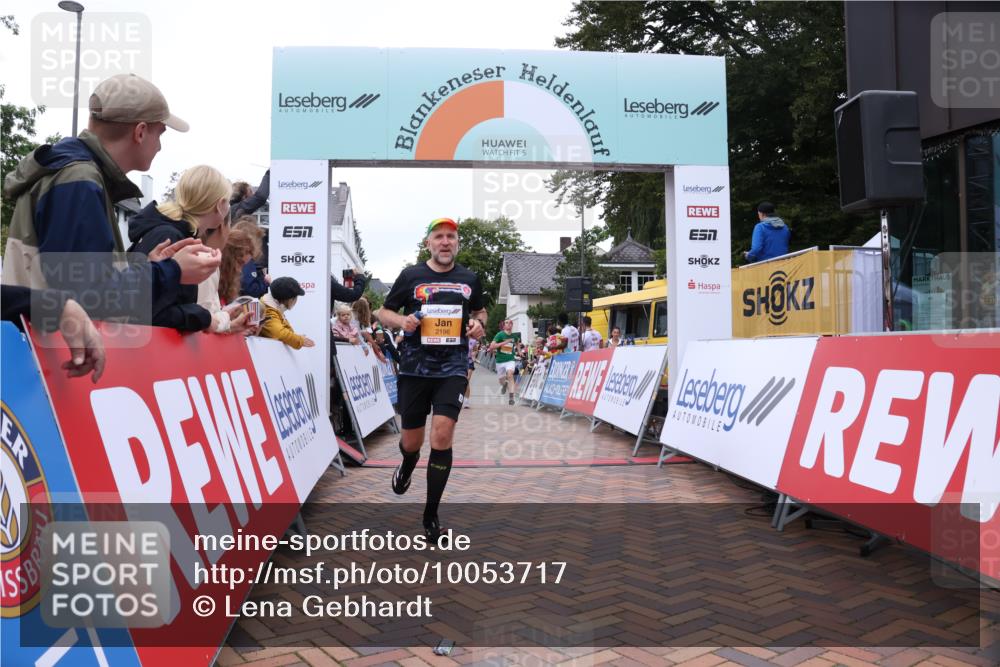 30.08.2026 - Blankeneser Heldenlauf Lena Gebhardt http://msf.ph/oto/10053717 30.08.2026 12:04:40 Ziel 2196, 2285, 2333, 2766, 2795, 2811, 2829, 4125 meine-sportfotos.de