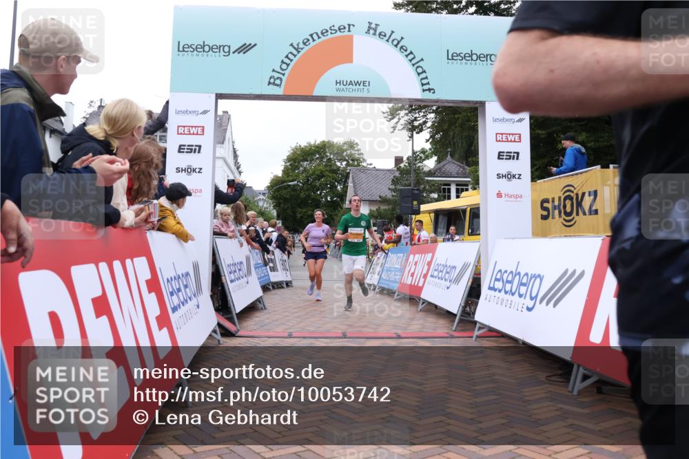 30.08.2026 - Blankeneser Heldenlauf Lena Gebhardt http://msf.ph/oto/10053742 30.08.2026 12:04:42 Ziel 2196, 2285, 2333, 2766, 2795, 2811, 2829, 4125 meine-sportfotos.de