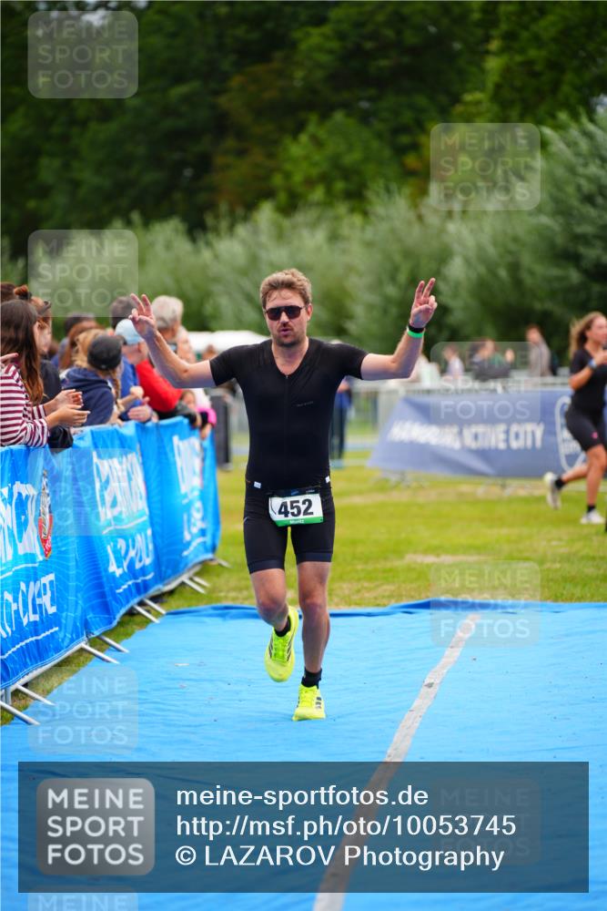 30.08.2026 - Elbe Triathlon Hamburg LAZAROV Photography http://msf.ph/oto/10053745 30.08.2026 10:52:02 Ziel 452, 536 meine-sportfotos.de