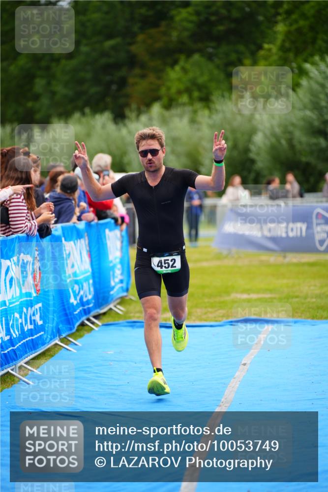 30.08.2026 - Elbe Triathlon Hamburg LAZAROV Photography http://msf.ph/oto/10053749 30.08.2026 10:52:02 Ziel 452, 536 meine-sportfotos.de