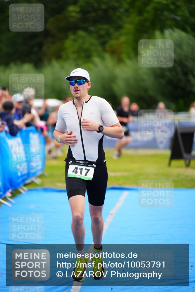 30.08.2026 - Elbe Triathlon Hamburg LAZAROV Photography http://msf.ph/oto/10053791 30.08.2026 10:52:18 Ziel 417 meine-sportfotos.de