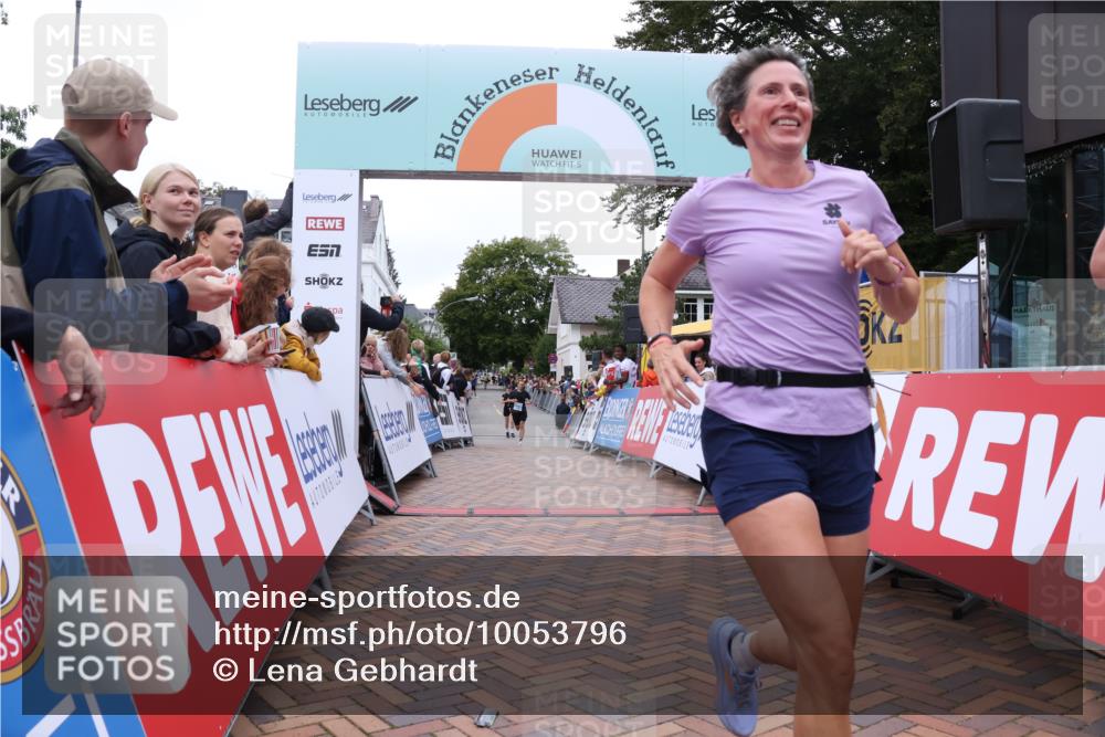 30.08.2026 - Blankeneser Heldenlauf Lena Gebhardt http://msf.ph/oto/10053796 30.08.2026 12:04:44 Ziel 2196, 2333, 2766, 2795, 2811, 2829, 4125, 4366 meine-sportfotos.de