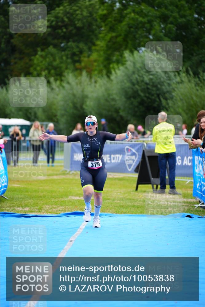 30.08.2026 - Elbe Triathlon Hamburg LAZAROV Photography http://msf.ph/oto/10053838 30.08.2026 10:52:32 Ziel 379 meine-sportfotos.de