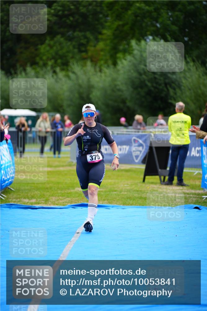 30.08.2026 - Elbe Triathlon Hamburg LAZAROV Photography http://msf.ph/oto/10053841 30.08.2026 10:52:33 Ziel 379 meine-sportfotos.de