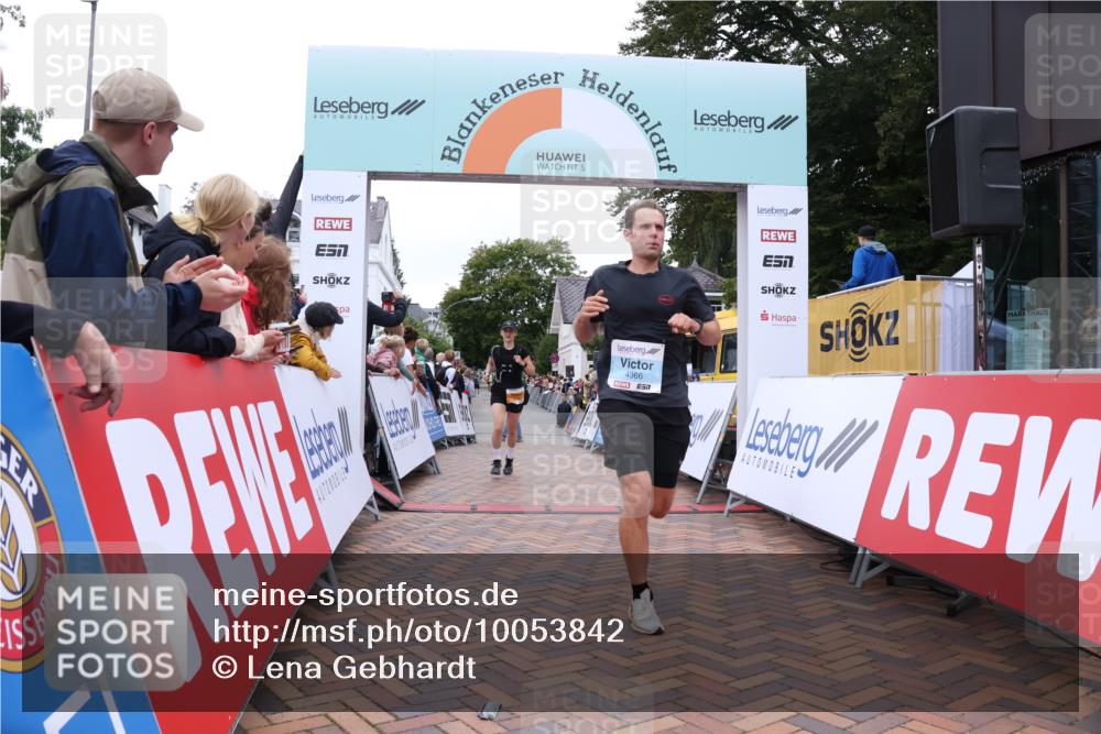 30.08.2026 - Blankeneser Heldenlauf Lena Gebhardt http://msf.ph/oto/10053842 30.08.2026 12:04:49 Ziel 2333, 2362, 2795, 4366 meine-sportfotos.de
