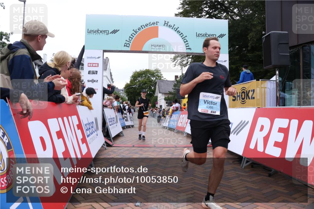 30.08.2026 - Blankeneser Heldenlauf Lena Gebhardt http://msf.ph/oto/10053850 30.08.2026 12:04:50 Ziel 2333, 2362, 2795, 4366 meine-sportfotos.de
