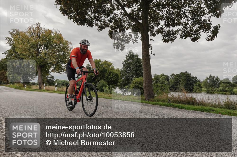 30.08.2026 - Elbe Triathlon Hamburg Michael Burmester http://msf.ph/oto/10053856 30.08.2026 10:54:16 Radfahren 1239, 1324 meine-sportfotos.de