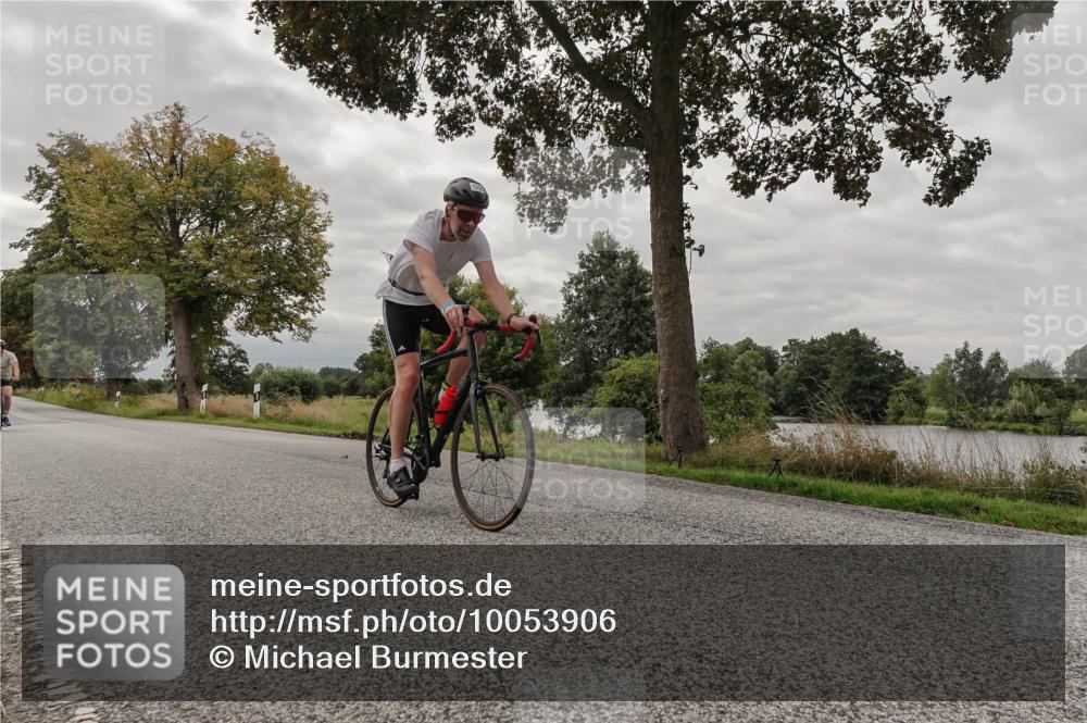 30.08.2026 - Elbe Triathlon Hamburg Michael Burmester http://msf.ph/oto/10053906 30.08.2026 10:55:10 Radfahren 978, 1016, 1095, 1181, 1219, 1292, 1350 meine-sportfotos.de
