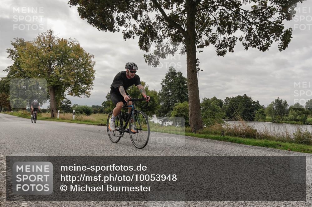 30.08.2026 - Elbe Triathlon Hamburg Michael Burmester http://msf.ph/oto/10053948 30.08.2026 10:55:45 Radfahren 975, 1086, 1224, 1422, 1441 meine-sportfotos.de