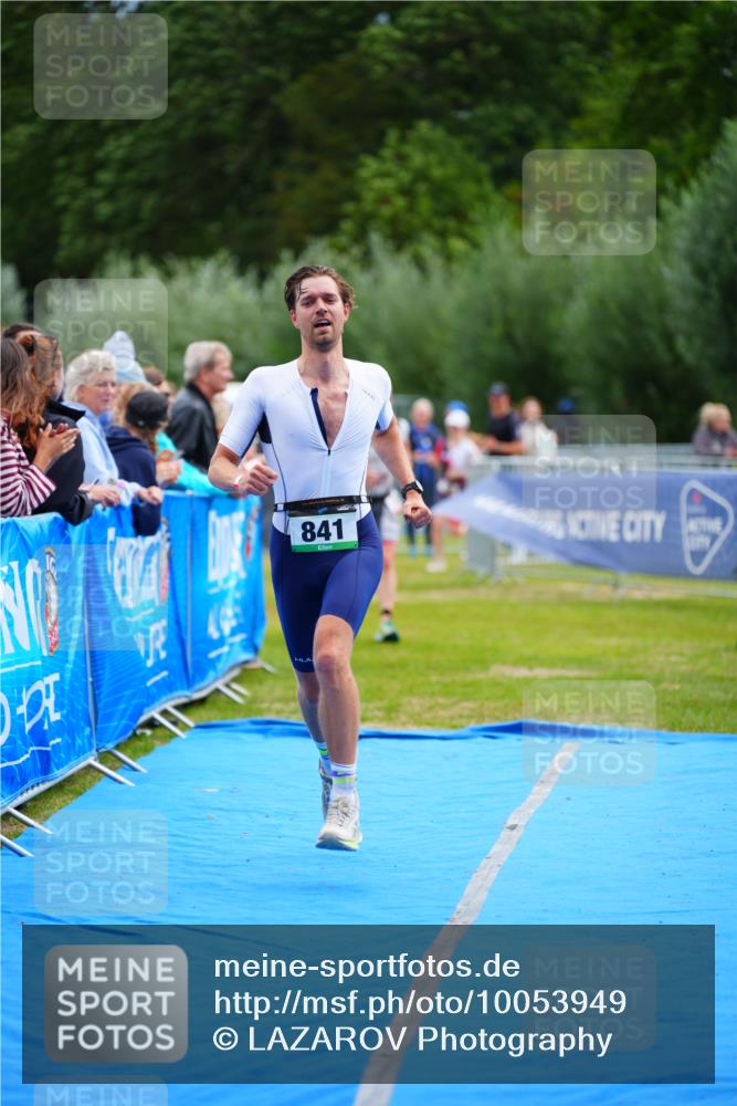 30.08.2026 - Elbe Triathlon Hamburg LAZAROV Photography http://msf.ph/oto/10053949 30.08.2026 10:52:58 Ziel 260, 281, 389, 841 meine-sportfotos.de