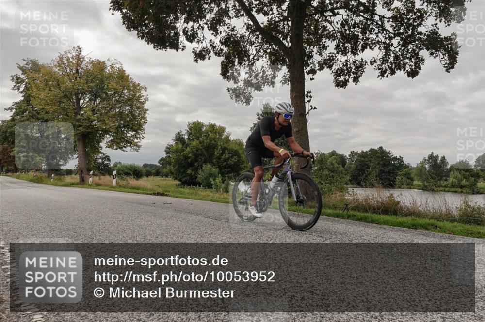 30.08.2026 - Elbe Triathlon Hamburg Michael Burmester http://msf.ph/oto/10053952 30.08.2026 10:55:46 Radfahren 975, 1086, 1206, 1224, 1422, 1441 meine-sportfotos.de