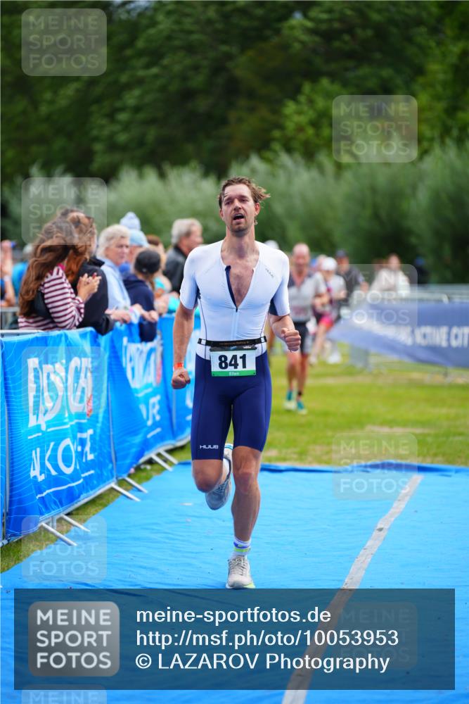 30.08.2026 - Elbe Triathlon Hamburg LAZAROV Photography http://msf.ph/oto/10053953 30.08.2026 10:52:58 Ziel 260, 281, 389, 841 meine-sportfotos.de
