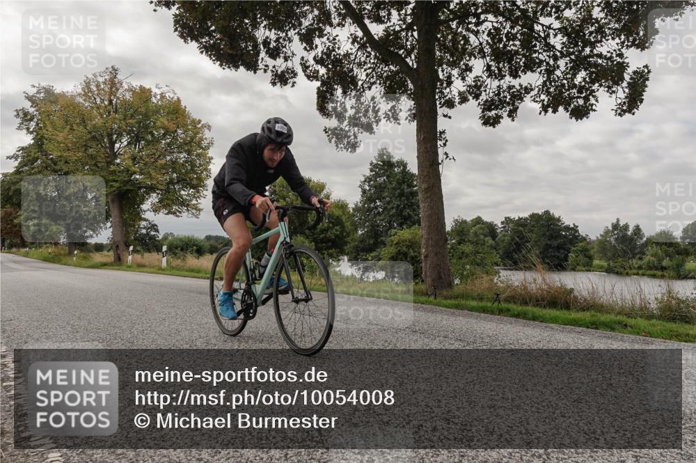 30.08.2026 - Elbe Triathlon Hamburg Michael Burmester http://msf.ph/oto/10054008 30.08.2026 10:56:42 Radfahren 900, 974, 1065, 1191, 1233, 1276, 1304 meine-sportfotos.de