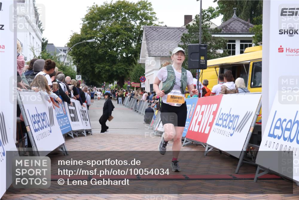 30.08.2026 - Blankeneser Heldenlauf Lena Gebhardt http://msf.ph/oto/10054034 30.08.2026 12:05:21 Ziel 2471, 2665, 2708, 2932 meine-sportfotos.de