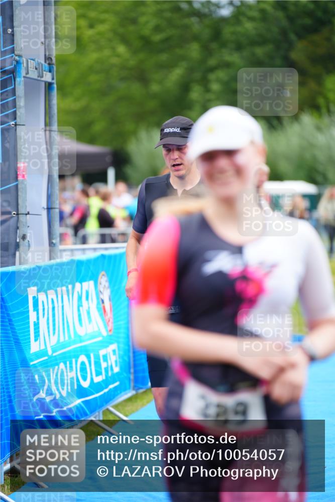 30.08.2026 - Elbe Triathlon Hamburg LAZAROV Photography http://msf.ph/oto/10054057 30.08.2026 10:53:08 Ziel 260, 389, 533 meine-sportfotos.de