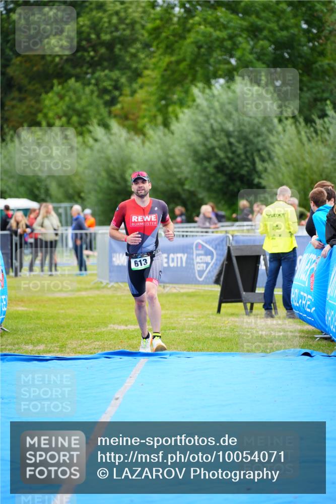 30.08.2026 - Elbe Triathlon Hamburg LAZAROV Photography http://msf.ph/oto/10054071 30.08.2026 10:53:37 Ziel 613 meine-sportfotos.de
