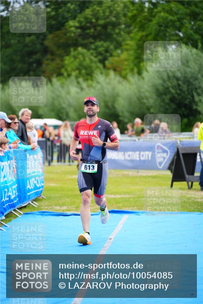 30.08.2026 - Elbe Triathlon Hamburg LAZAROV Photography http://msf.ph/oto/10054085 30.08.2026 10:53:39 Ziel 613 meine-sportfotos.de