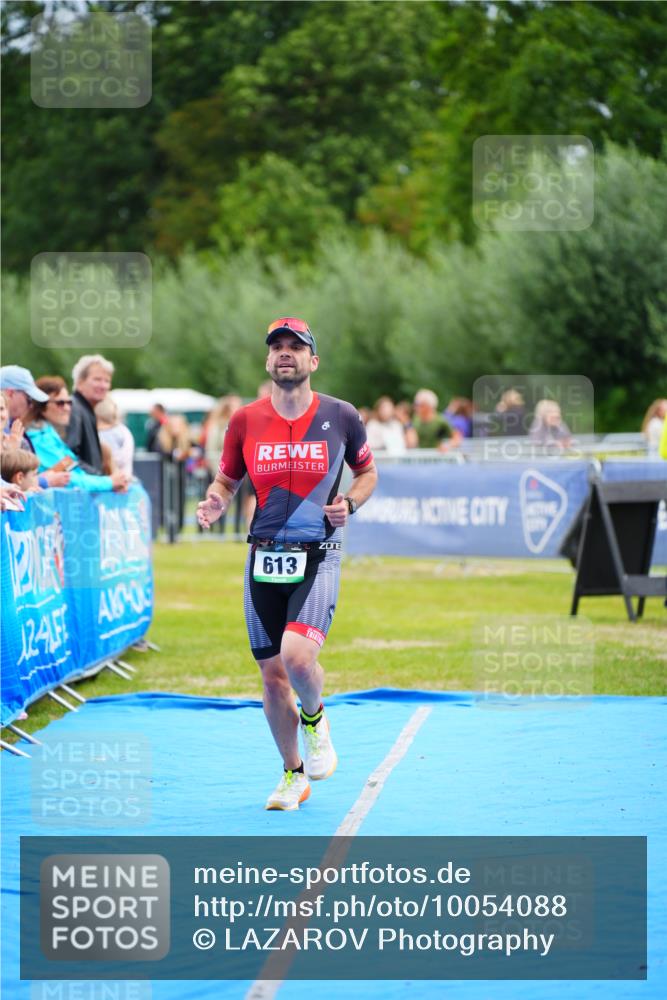 30.08.2026 - Elbe Triathlon Hamburg LAZAROV Photography http://msf.ph/oto/10054088 30.08.2026 10:53:39 Ziel 613 meine-sportfotos.de