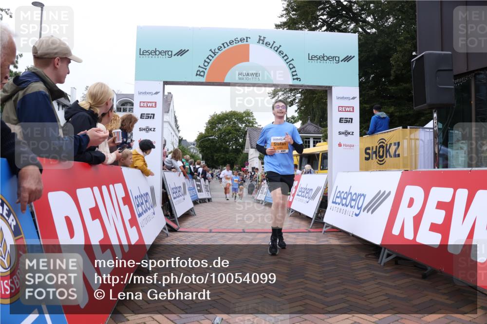 30.08.2026 - Blankeneser Heldenlauf Lena Gebhardt http://msf.ph/oto/10054099 30.08.2026 12:05:34 Ziel 2090, 2428, 2951 meine-sportfotos.de