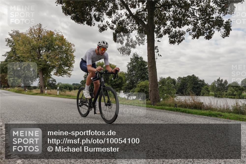 30.08.2026 - Elbe Triathlon Hamburg Michael Burmester http://msf.ph/oto/10054100 30.08.2026 10:58:08 Radfahren 1371, 1456 meine-sportfotos.de