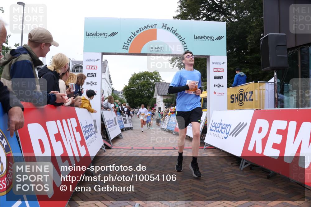 30.08.2026 - Blankeneser Heldenlauf Lena Gebhardt http://msf.ph/oto/10054106 30.08.2026 12:05:35 Ziel 2090, 2195, 2428, 2951 meine-sportfotos.de