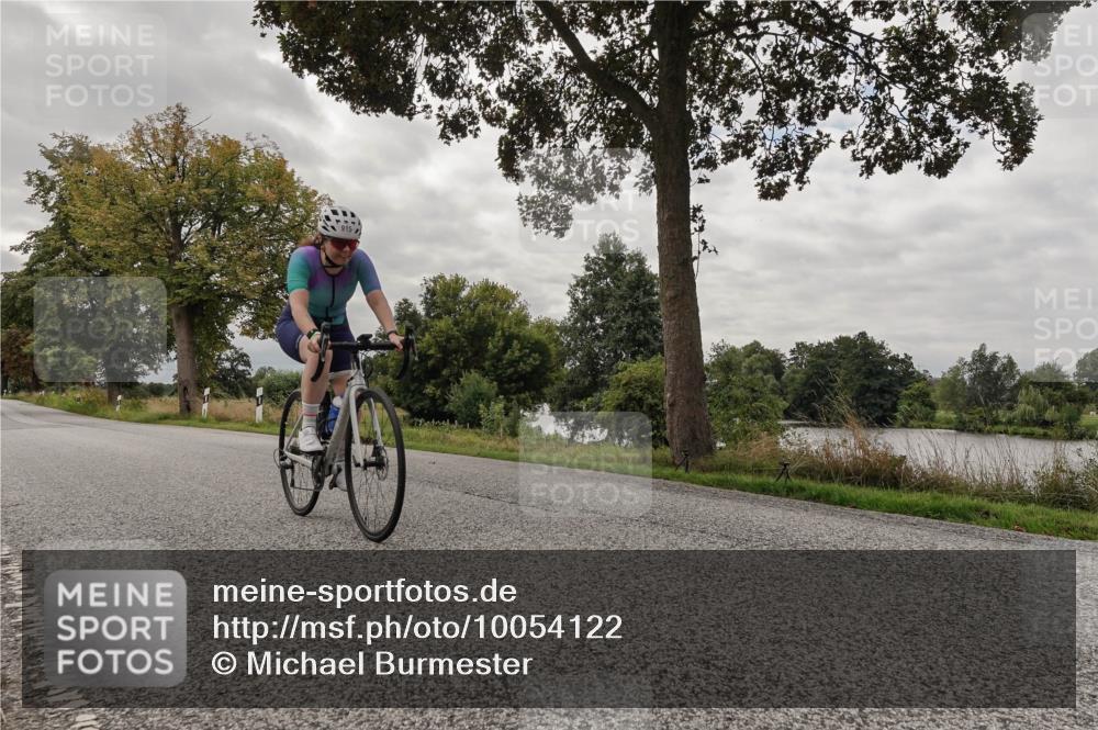 30.08.2026 - Elbe Triathlon Hamburg Michael Burmester http://msf.ph/oto/10054122 30.08.2026 10:58:42 Radfahren 915, 1051, 1434 meine-sportfotos.de