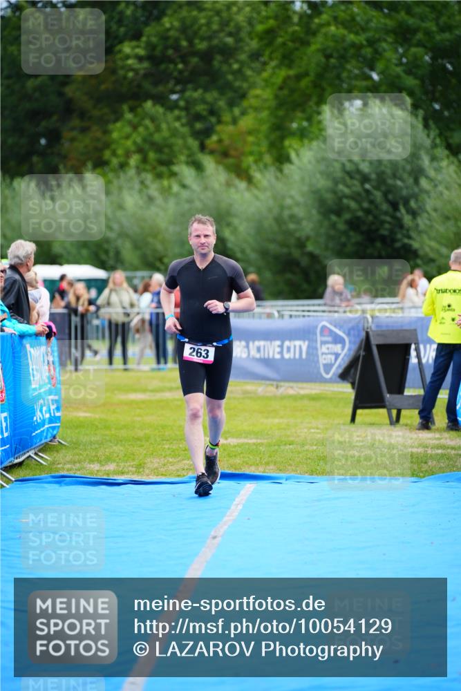 30.08.2026 - Elbe Triathlon Hamburg LAZAROV Photography http://msf.ph/oto/10054129 30.08.2026 10:53:46 Ziel 263 meine-sportfotos.de