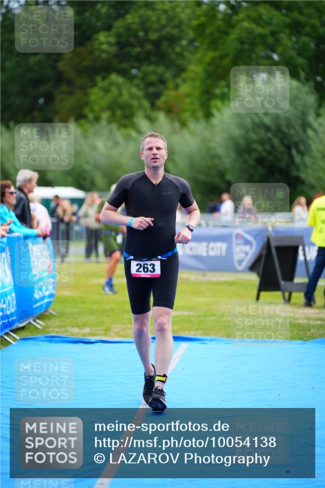 30.08.2026 - Elbe Triathlon Hamburg LAZAROV Photography http://msf.ph/oto/10054138 30.08.2026 10:53:48 Ziel 263 meine-sportfotos.de