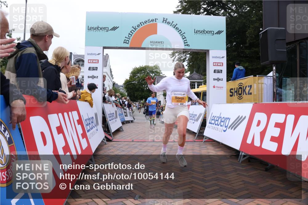 30.08.2026 - Blankeneser Heldenlauf Lena Gebhardt http://msf.ph/oto/10054144 30.08.2026 12:05:37 Ziel 2090, 2195, 2428, 2951 meine-sportfotos.de