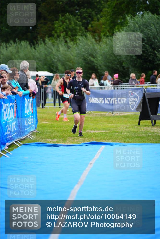 30.08.2026 - Elbe Triathlon Hamburg LAZAROV Photography http://msf.ph/oto/10054149 30.08.2026 10:53:57 Ziel 381 meine-sportfotos.de