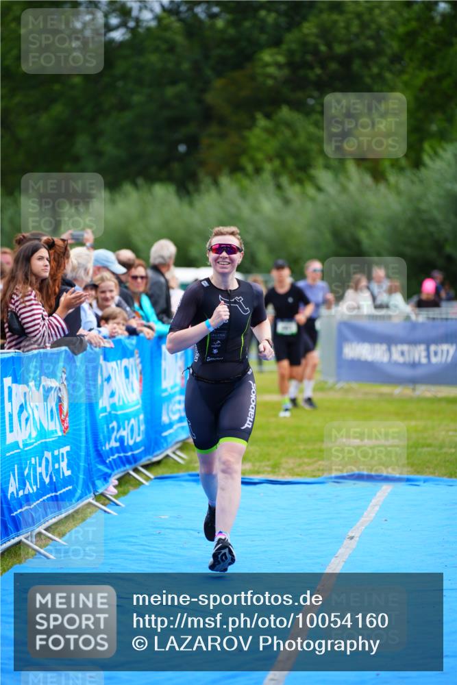 30.08.2026 - Elbe Triathlon Hamburg LAZAROV Photography http://msf.ph/oto/10054160 30.08.2026 10:54:00 Ziel 381, 481 meine-sportfotos.de