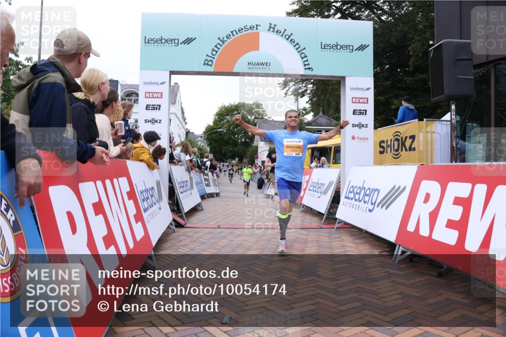 30.08.2026 - Blankeneser Heldenlauf Lena Gebhardt http://msf.ph/oto/10054174 30.08.2026 12:05:39 Ziel 2090, 2195, 2428, 2951, 4381 meine-sportfotos.de