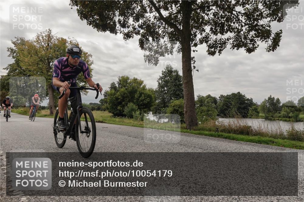 30.08.2026 - Elbe Triathlon Hamburg Michael Burmester http://msf.ph/oto/10054179 30.08.2026 10:59:50 Radfahren 1034, 1090, 1159, 1184, 1228, 1331, 1449 meine-sportfotos.de