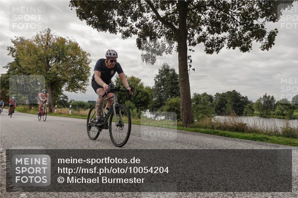 30.08.2026 - Elbe Triathlon Hamburg Michael Burmester http://msf.ph/oto/10054204 30.08.2026 11:00:08 Radfahren 992, 1153, 1214, 1280, 1293, 1320, 1352, 1445 meine-sportfotos.de
