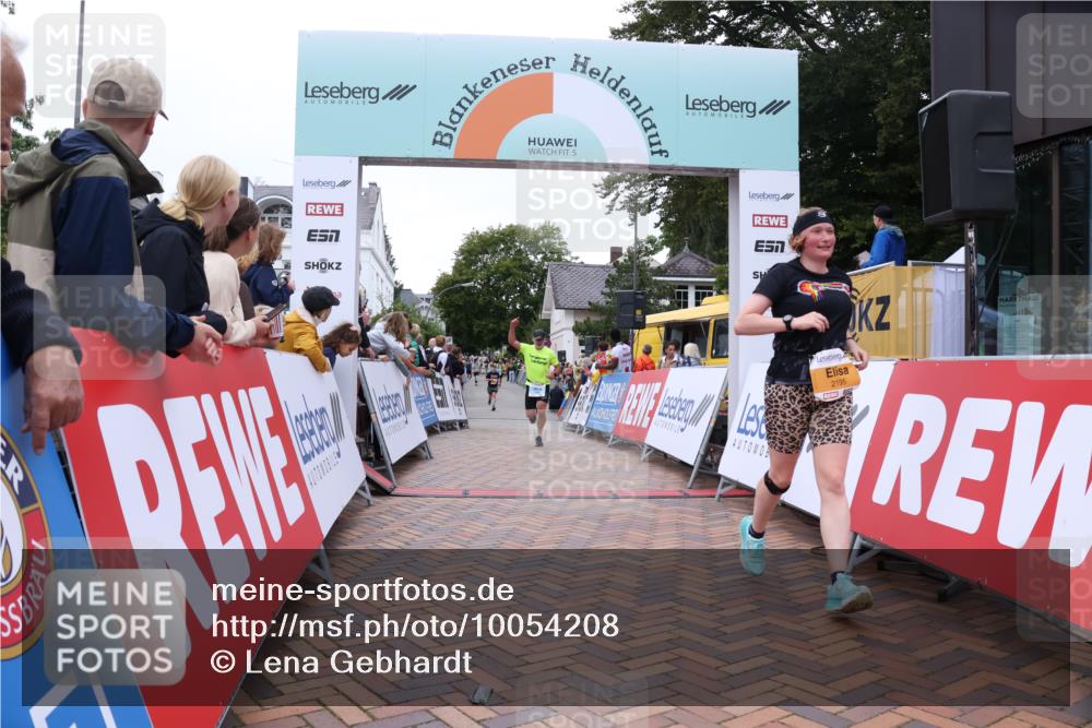 30.08.2026 - Blankeneser Heldenlauf Lena Gebhardt http://msf.ph/oto/10054208 30.08.2026 12:05:41 Ziel 2090, 2195, 2428, 2951, 4381 meine-sportfotos.de