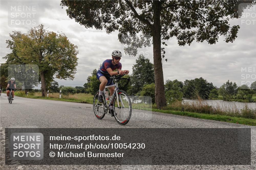 30.08.2026 - Elbe Triathlon Hamburg Michael Burmester http://msf.ph/oto/10054230 30.08.2026 11:00:22 Radfahren 888, 1129, 1237, 1249, 1322, 1333, 1369, 1379 meine-sportfotos.de