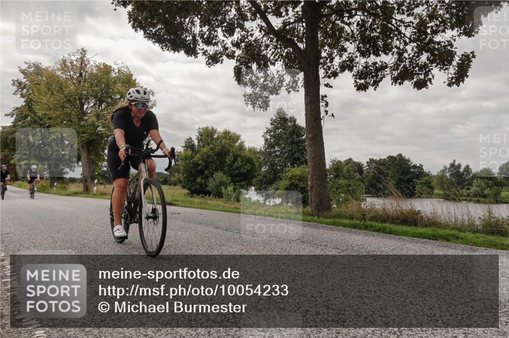30.08.2026 - Elbe Triathlon Hamburg Michael Burmester http://msf.ph/oto/10054233 30.08.2026 11:00:23 Radfahren 888, 1129, 1237, 1322, 1333, 1369, 1379 meine-sportfotos.de