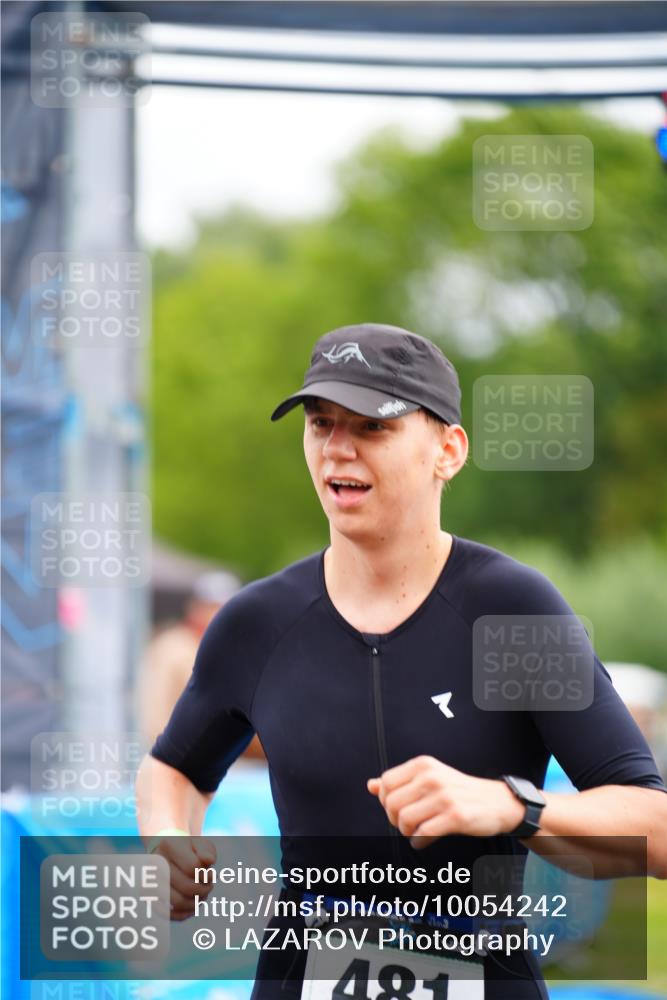 30.08.2026 - Elbe Triathlon Hamburg LAZAROV Photography http://msf.ph/oto/10054242 30.08.2026 10:54:08 Ziel 481 meine-sportfotos.de